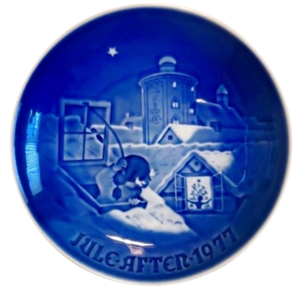 Vintage 1975 Bing & Grondahl Christmasπ At The Old Water Mill Porcelain Plate